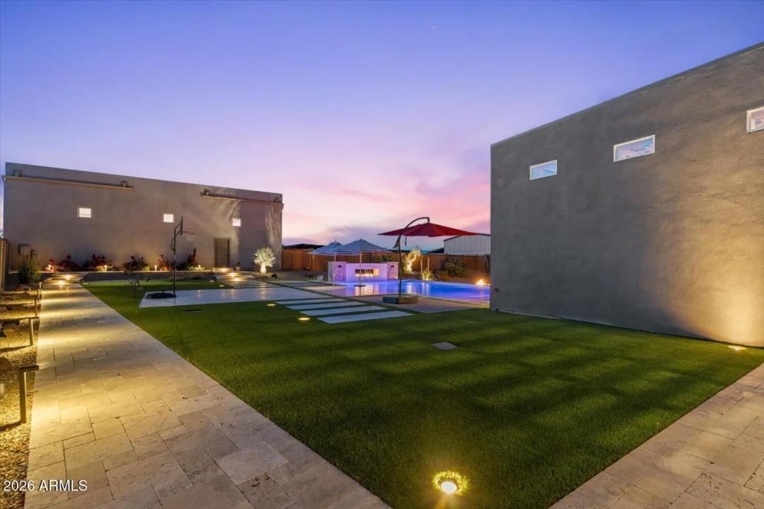 Real Estate Picture 9