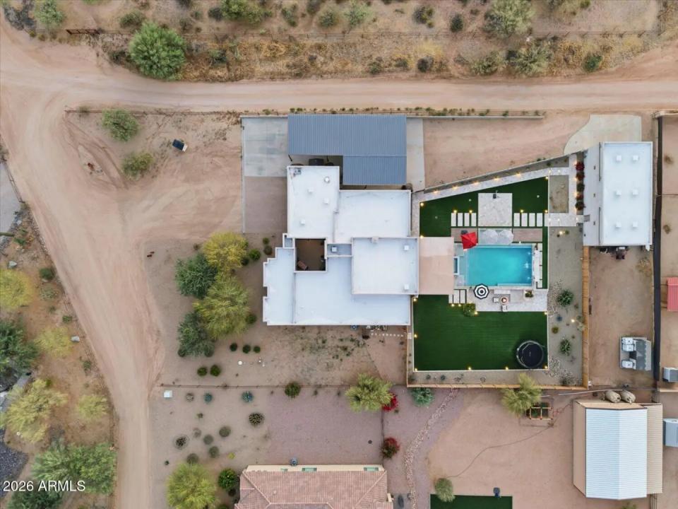 Real Estate Picture 10