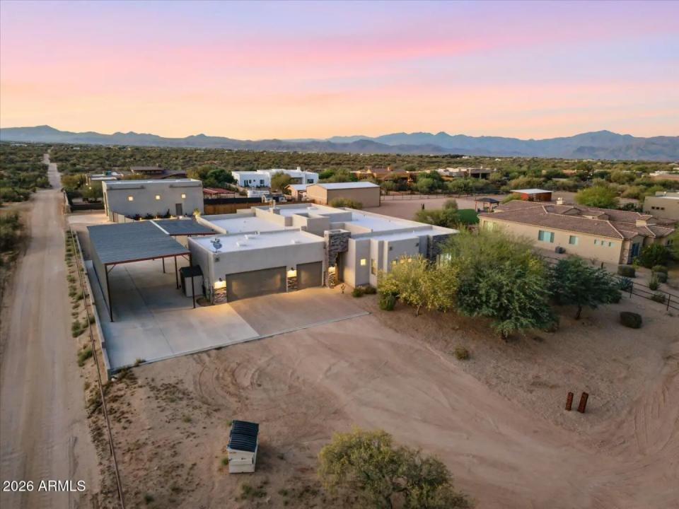 Real Estate Picture 17