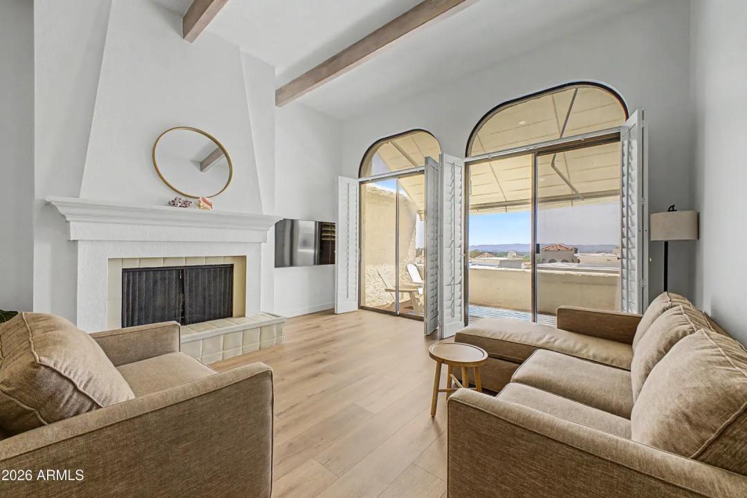 Real Estate Picture 3