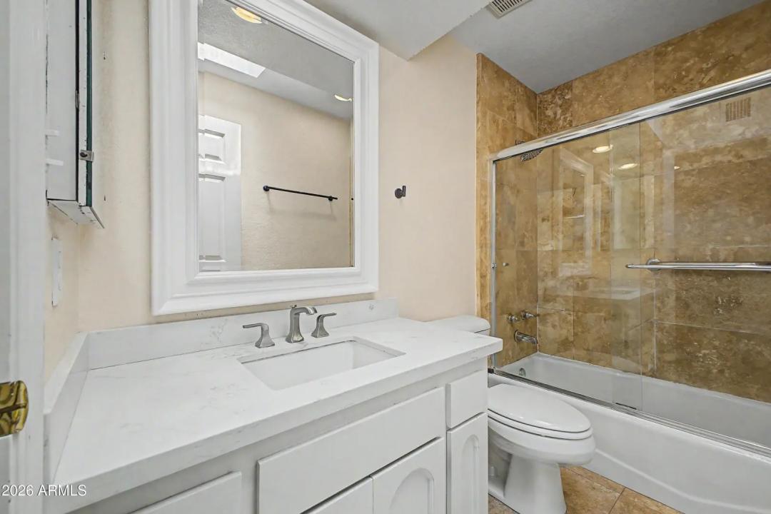 Real Estate Picture 25