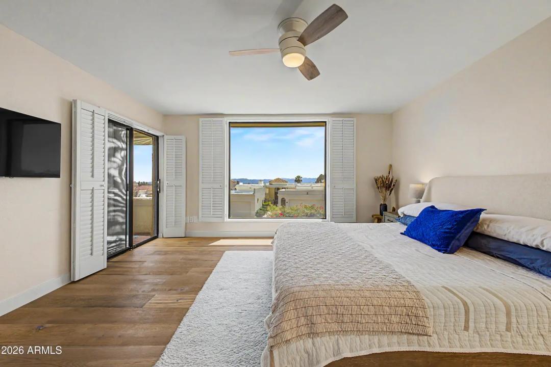 Real Estate Picture 14
