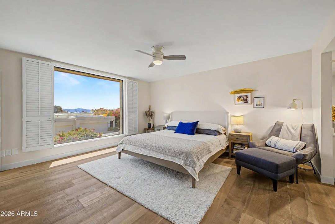Real Estate Picture 13