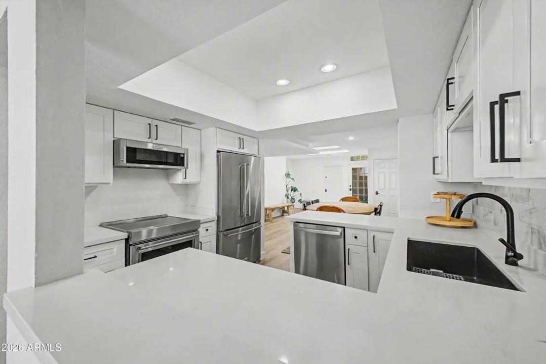 Real Estate Picture 9