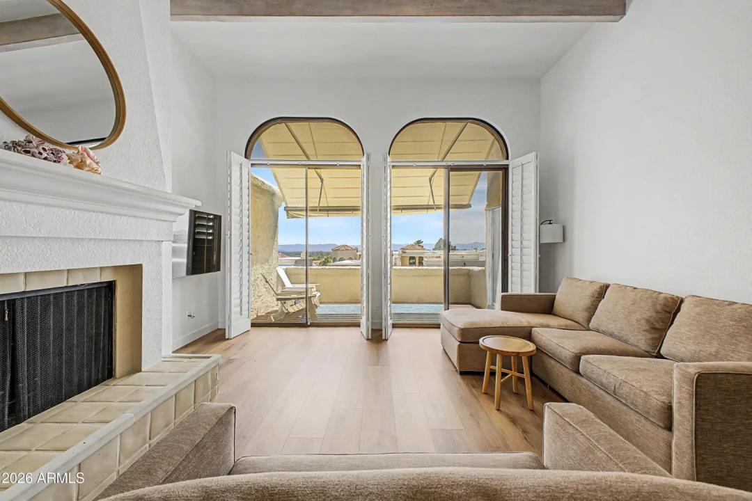 Real Estate Picture 7