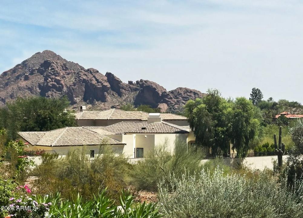 3800 E LINCOLN Drive 45 Phoenix AZ 85018