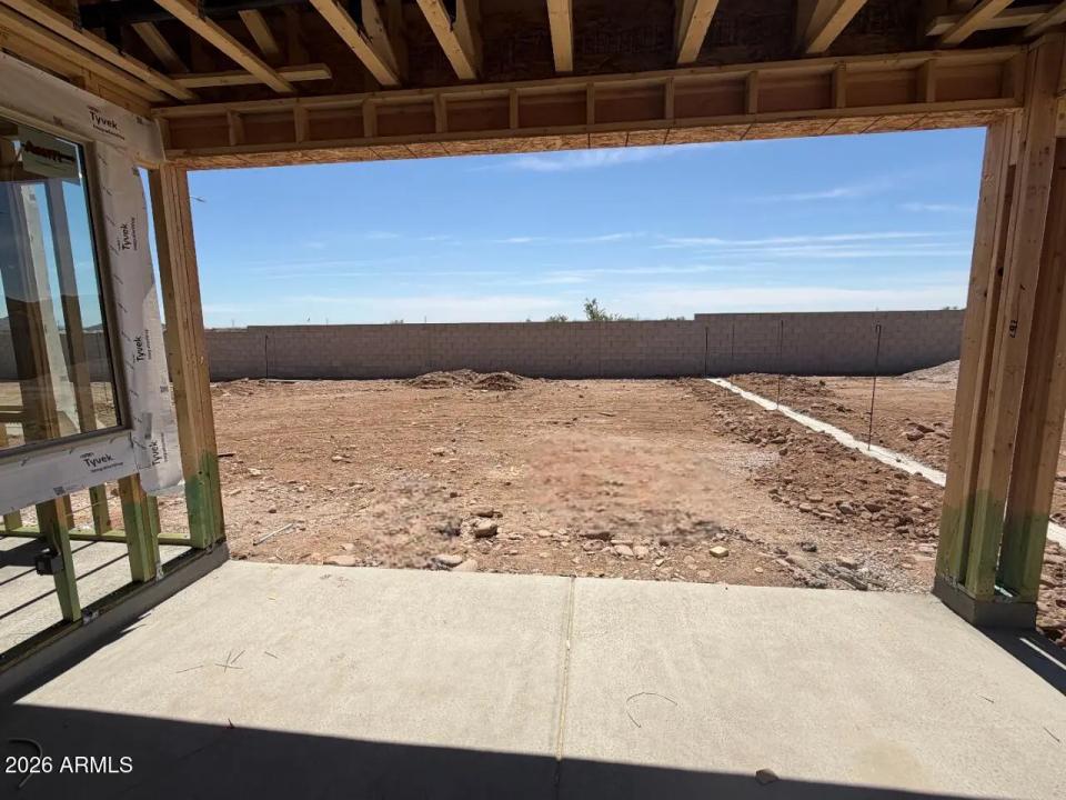 Real Estate Picture 4