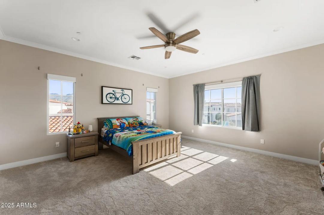 Real Estate Picture 25