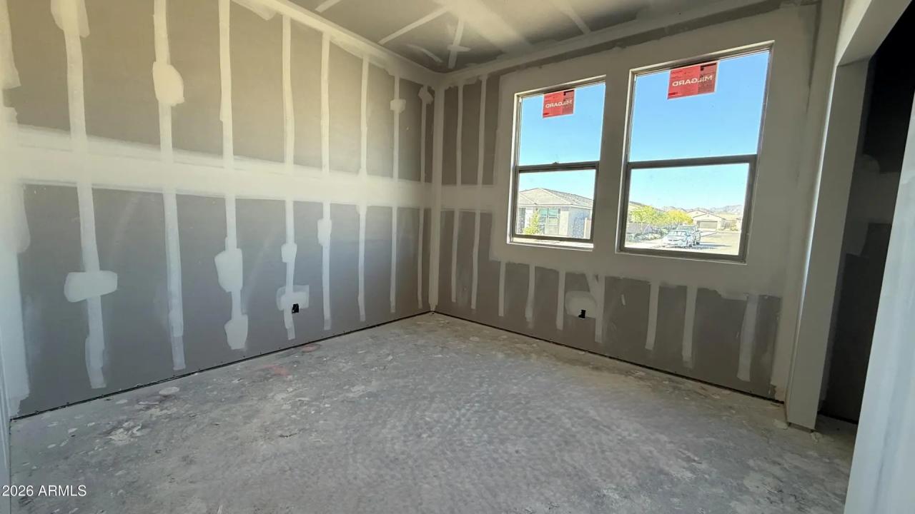 Real Estate Picture 3