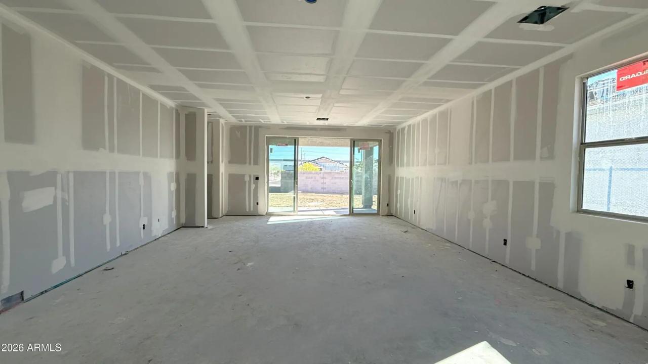 Real Estate Picture 7