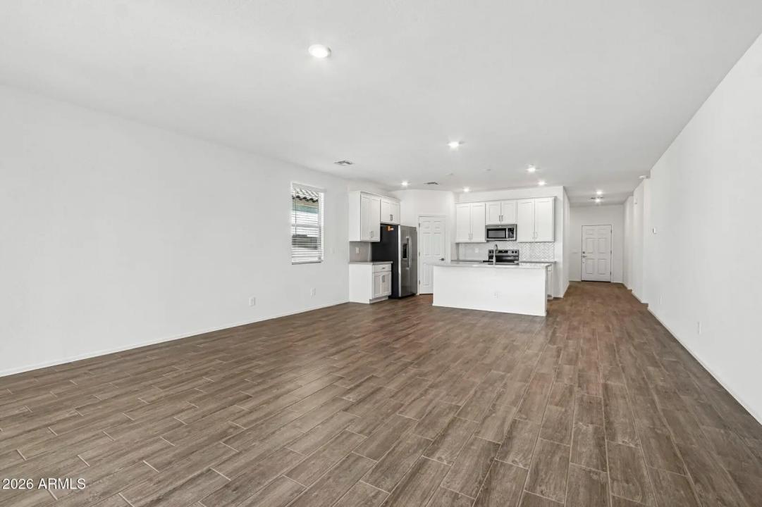Real Estate Picture 5