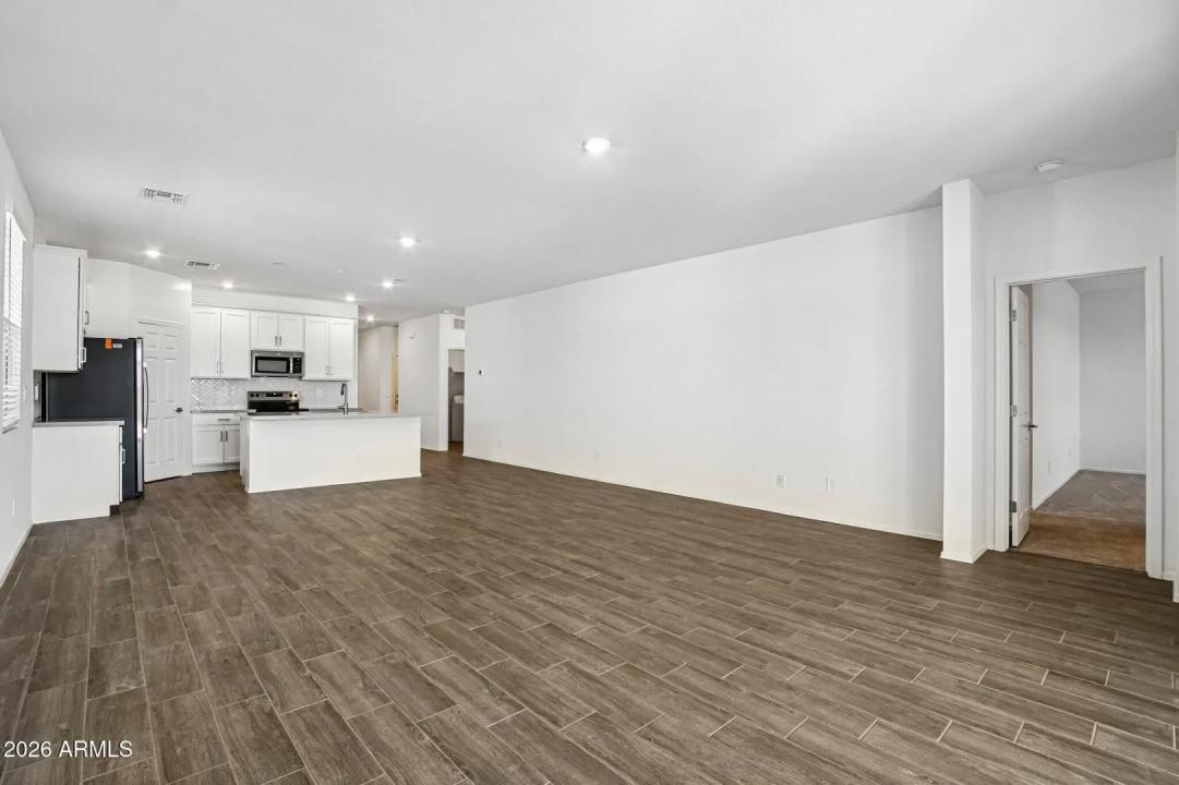 Real Estate Picture 6