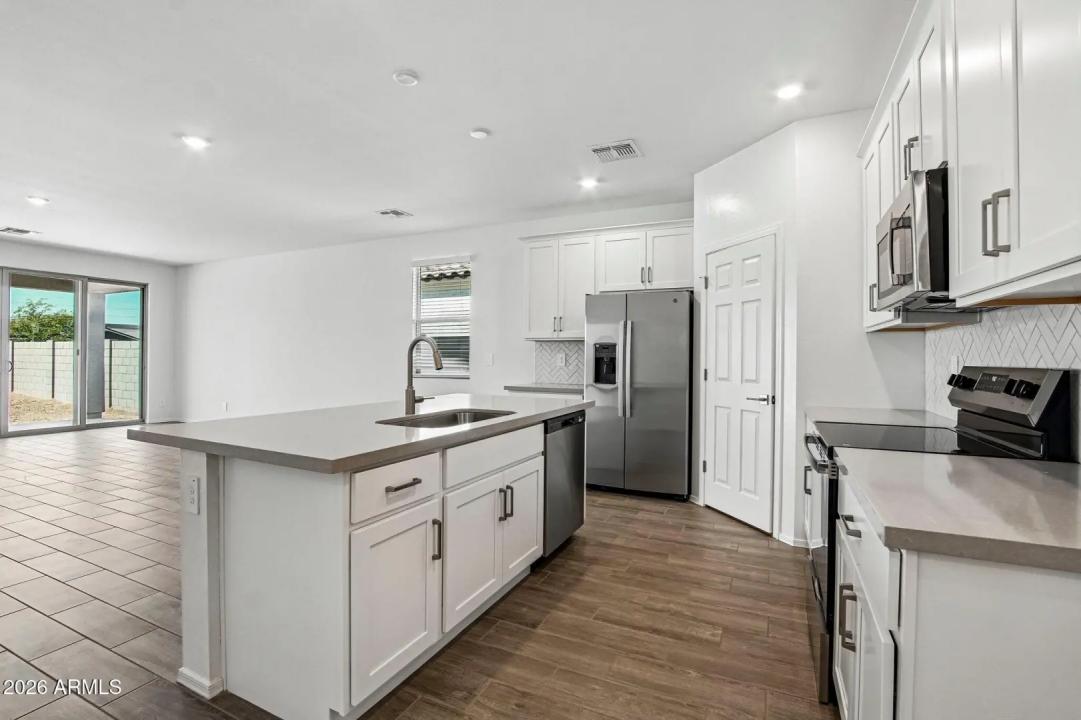 Real Estate Picture 10