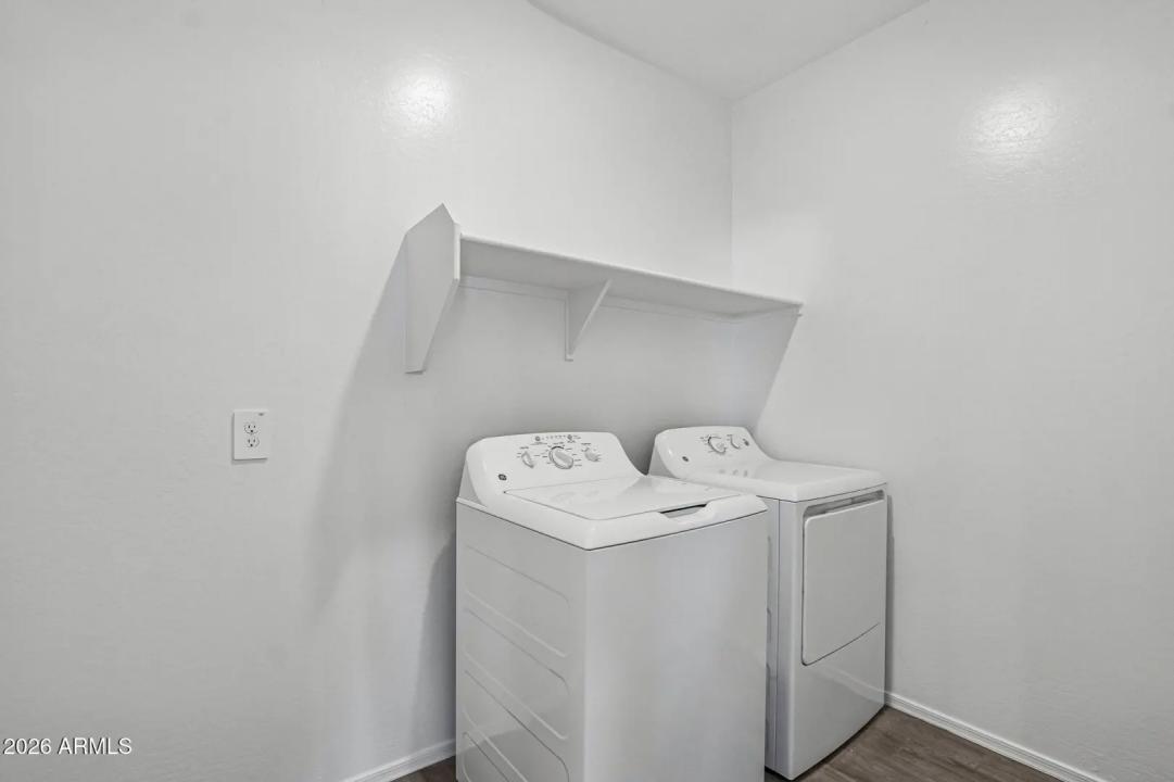 Real Estate Picture 12