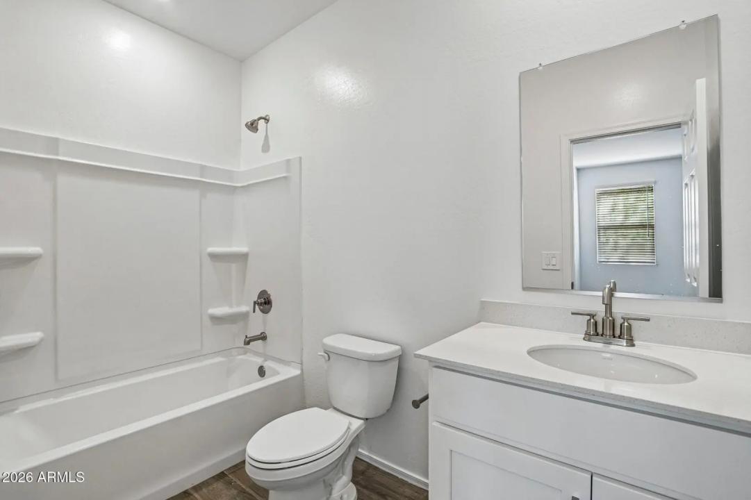 Real Estate Picture 16
