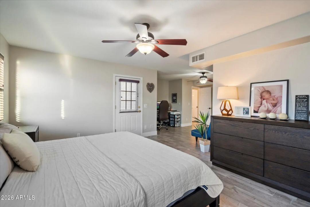 Real Estate Picture 11