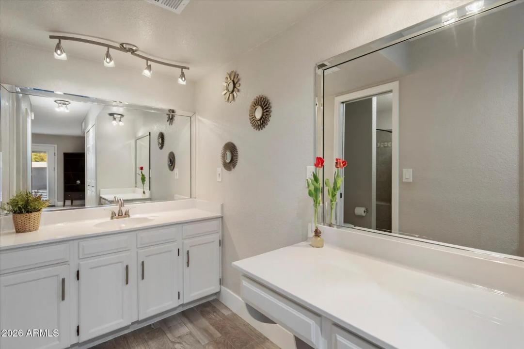 Real Estate Picture 15