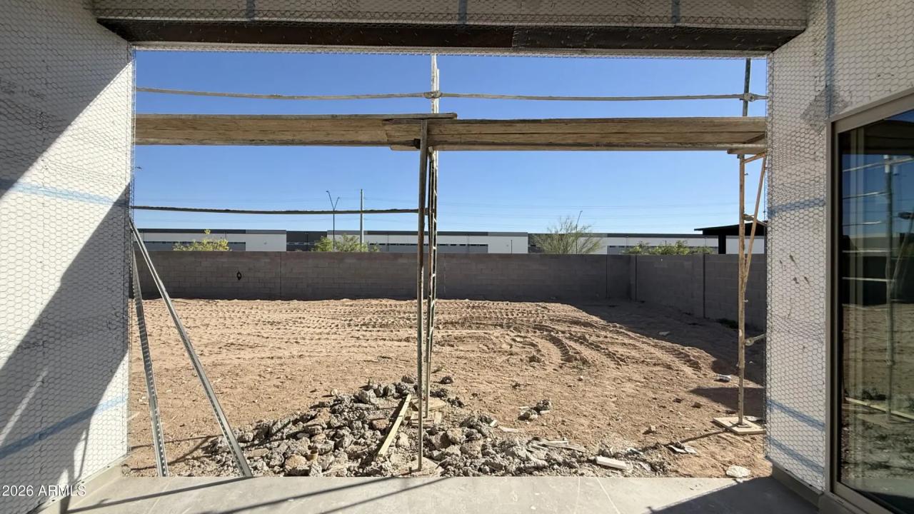 Real Estate Picture 4