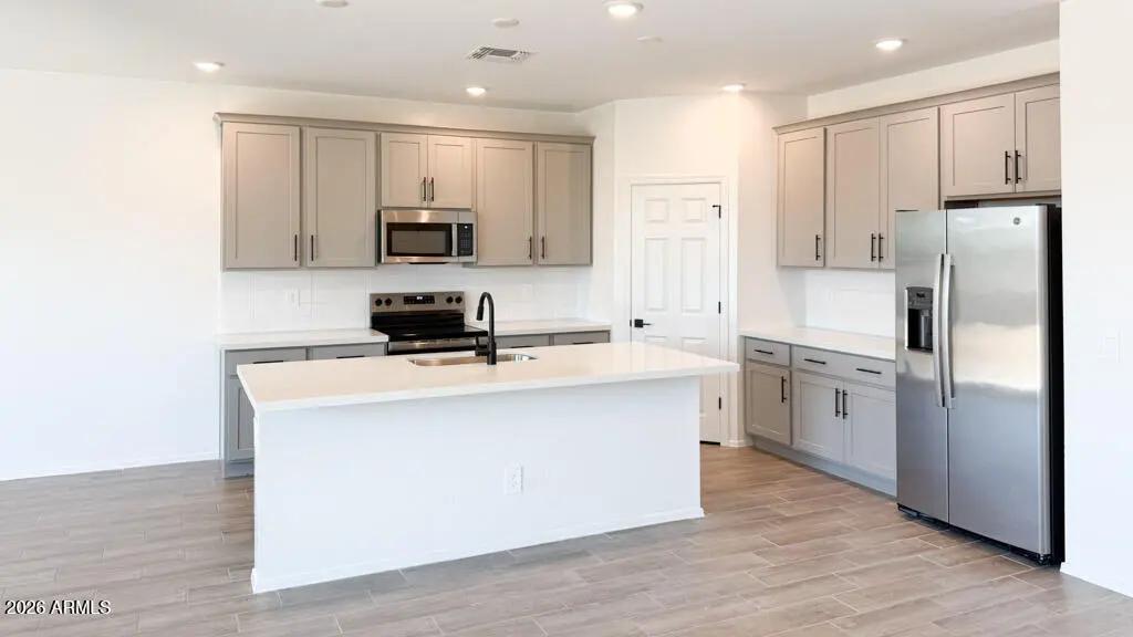 Real Estate Picture 3