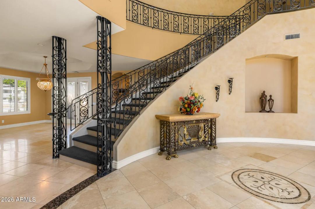 Real Estate Picture 9