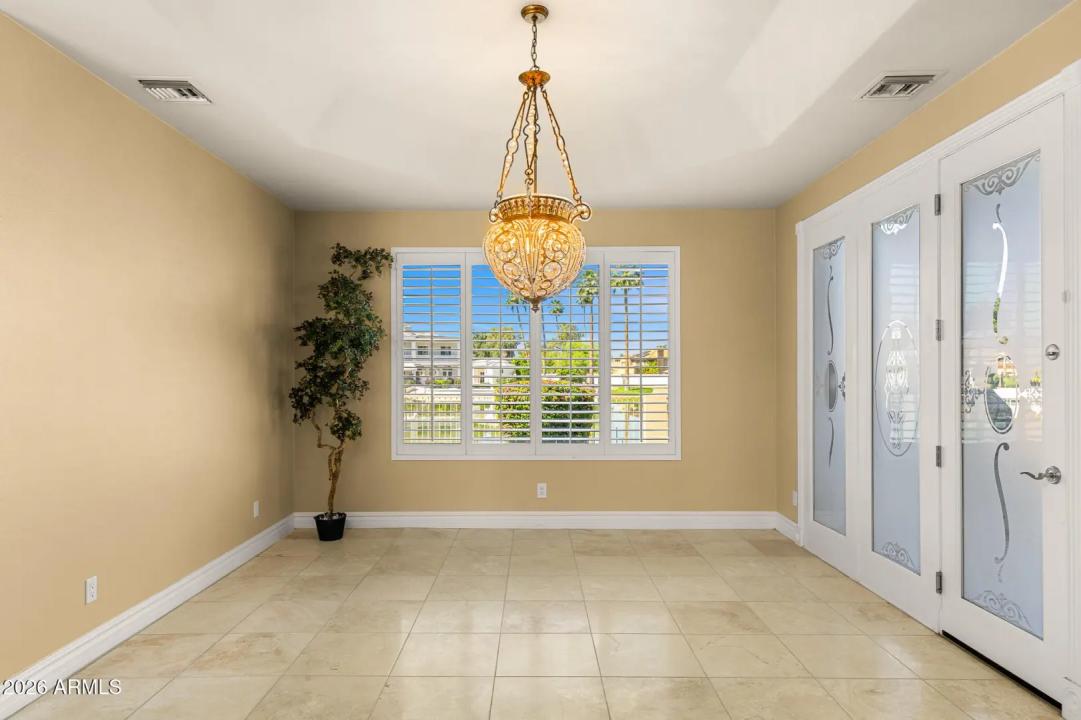 Real Estate Picture 10