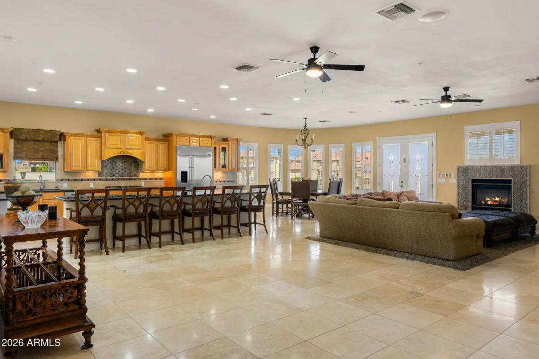 Real Estate Picture 5