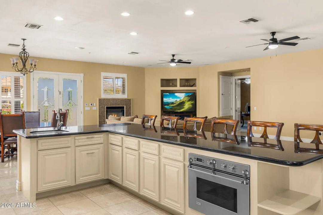 Real Estate Picture 12