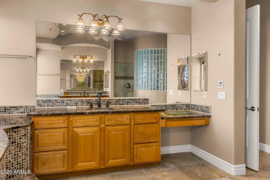 Real Estate Picture 22