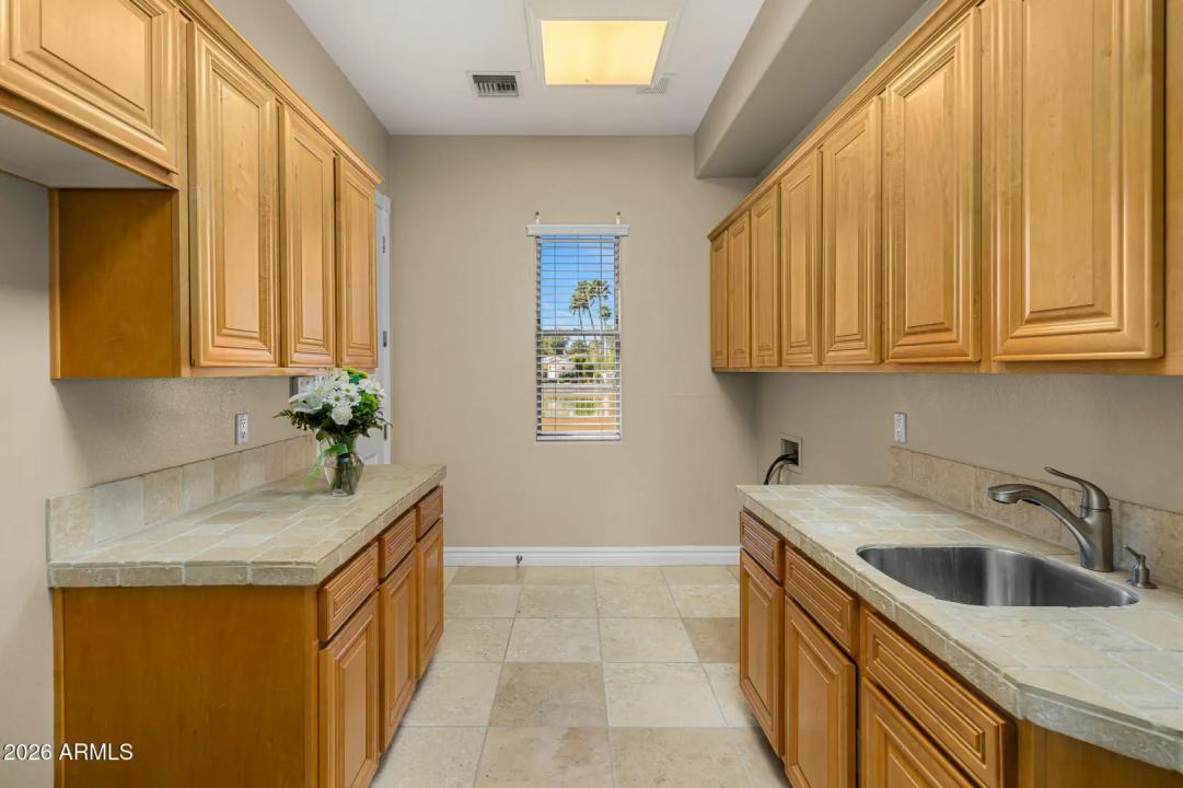 Real Estate Picture 37