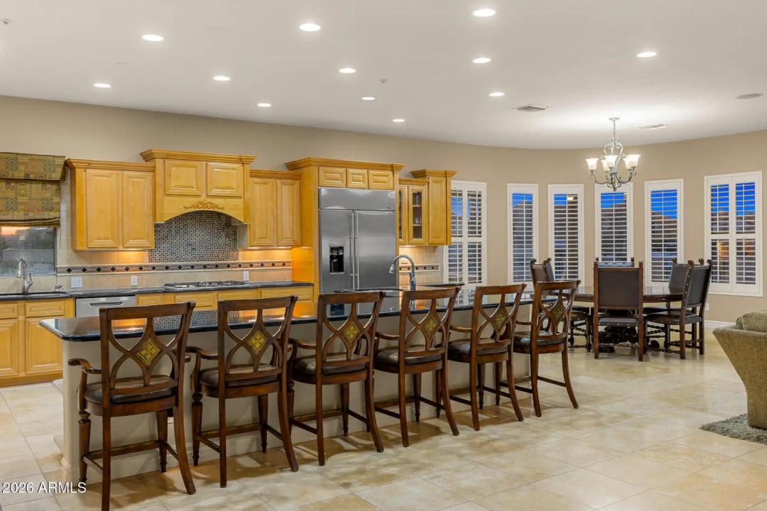 Real Estate Picture 4