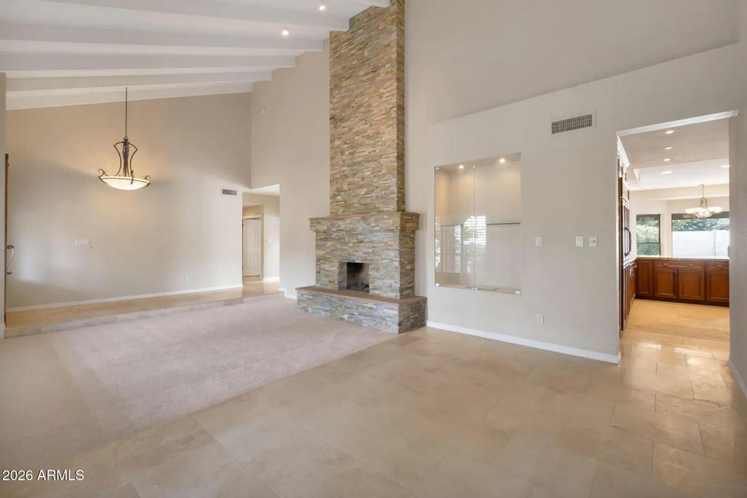 Real Estate Picture 9