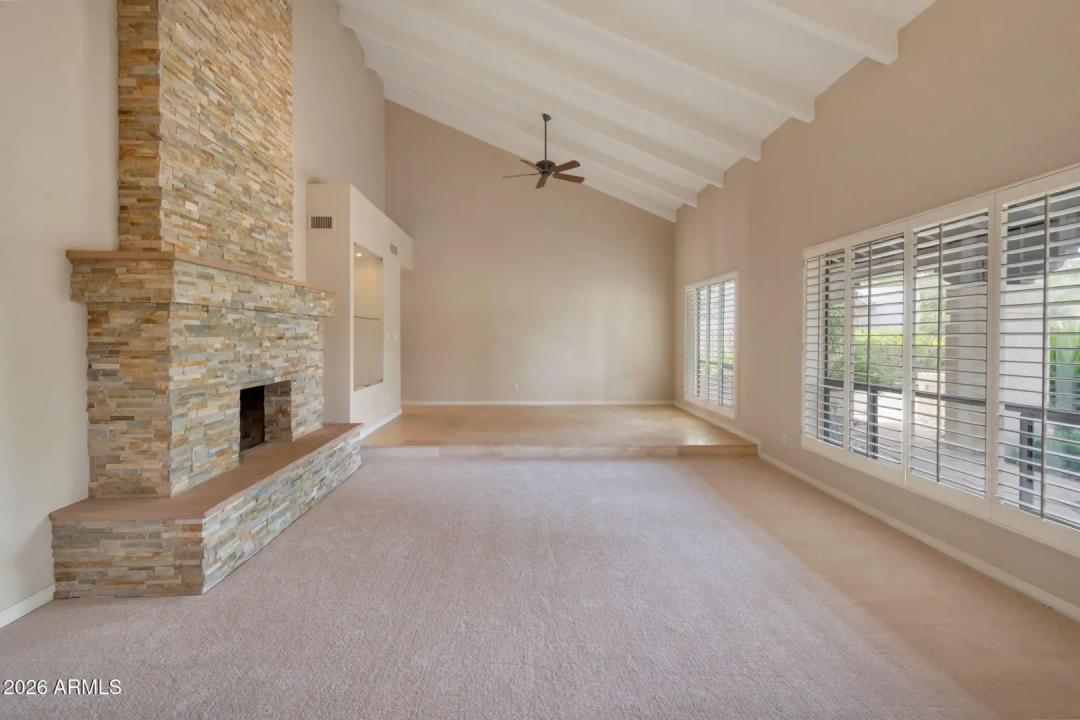 Real Estate Picture 7