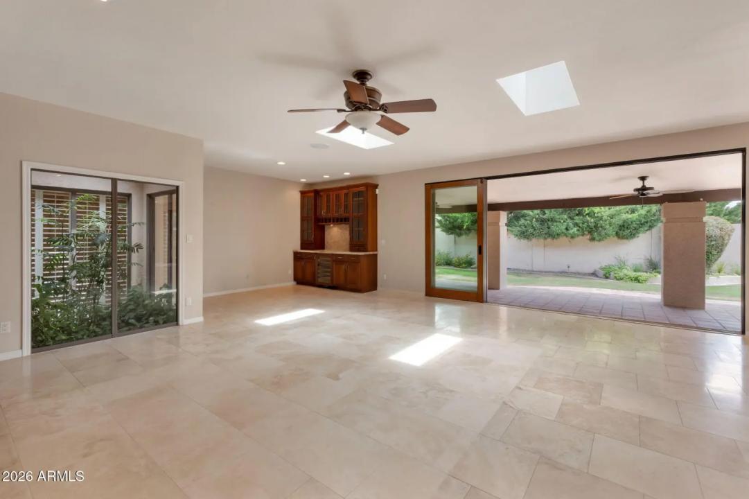 Real Estate Picture 11