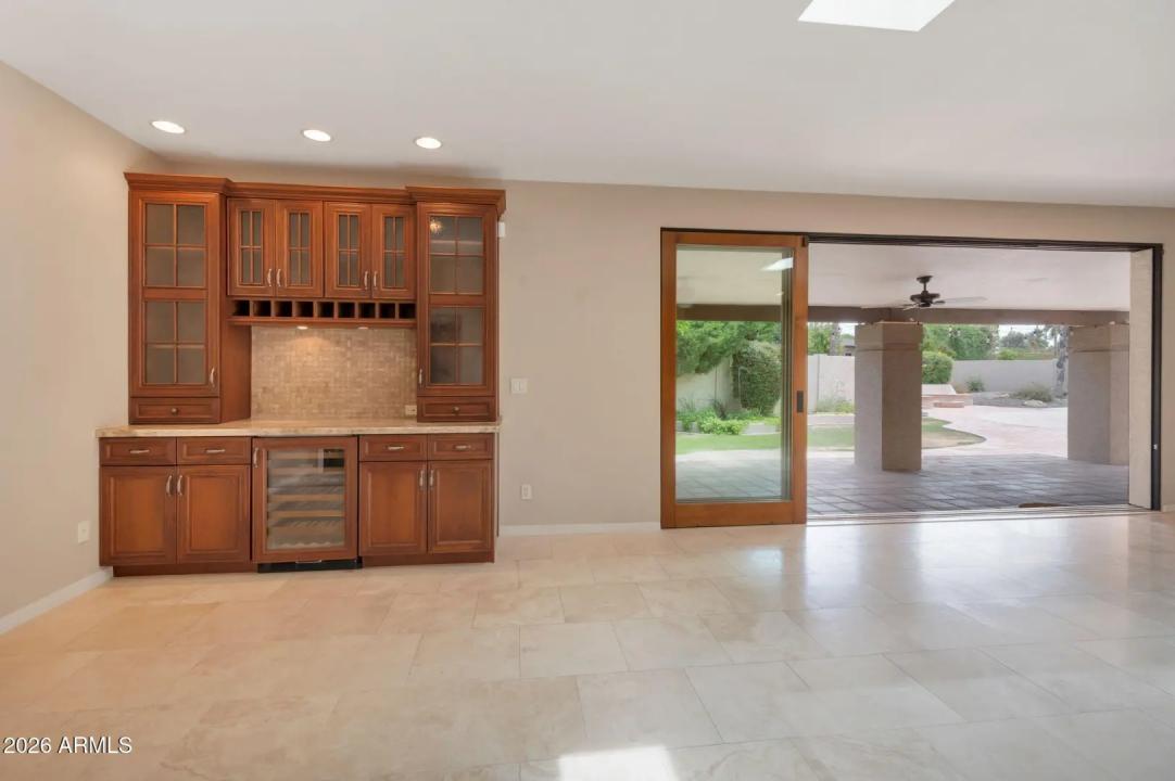 Real Estate Picture 12