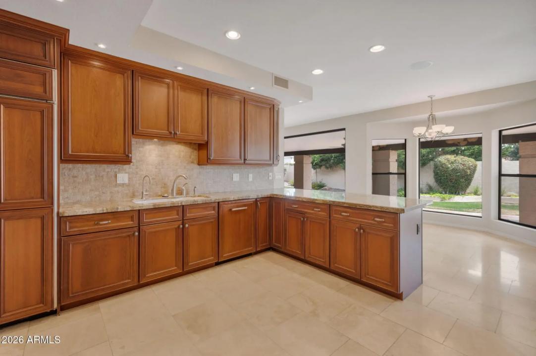 Real Estate Picture 16