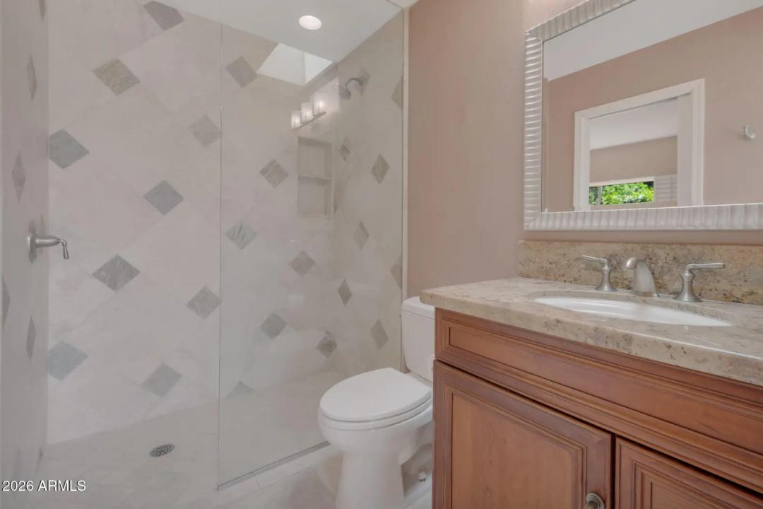 Real Estate Picture 18