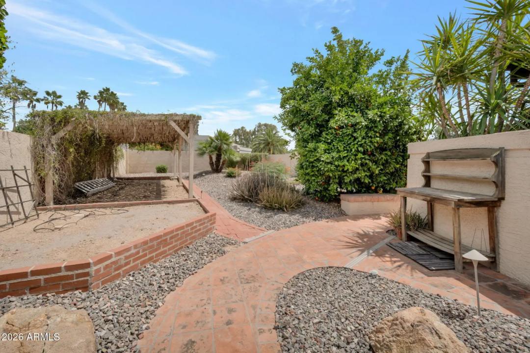 Real Estate Picture 38