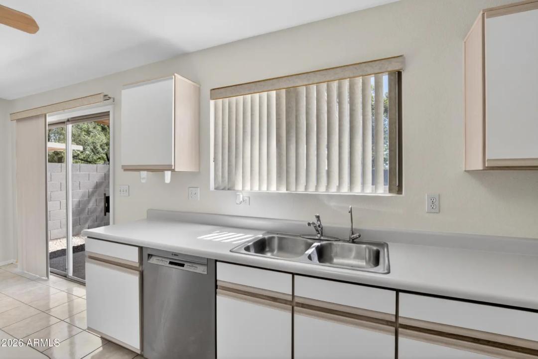 Real Estate Picture 11