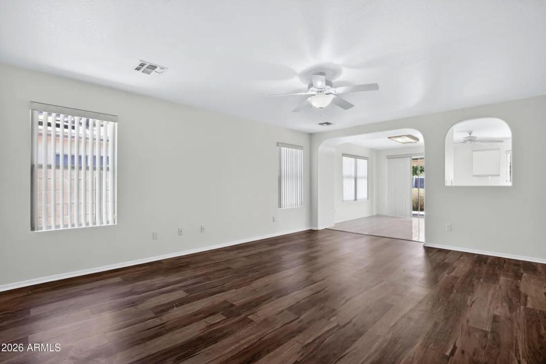 Real Estate Picture 5