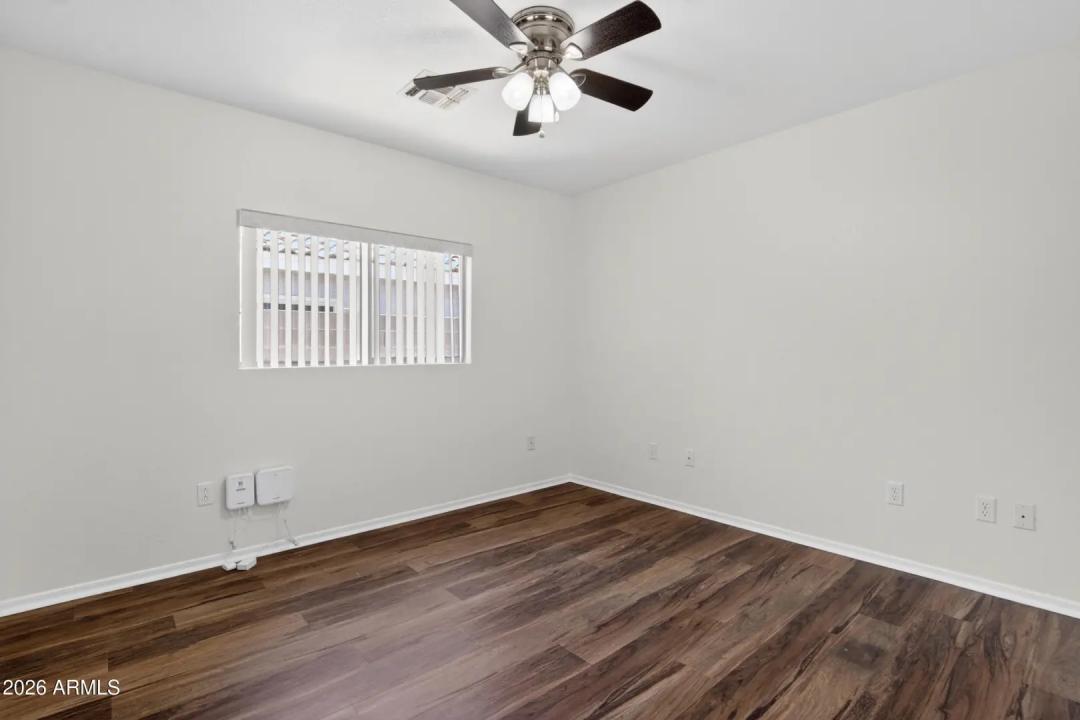 Real Estate Picture 23