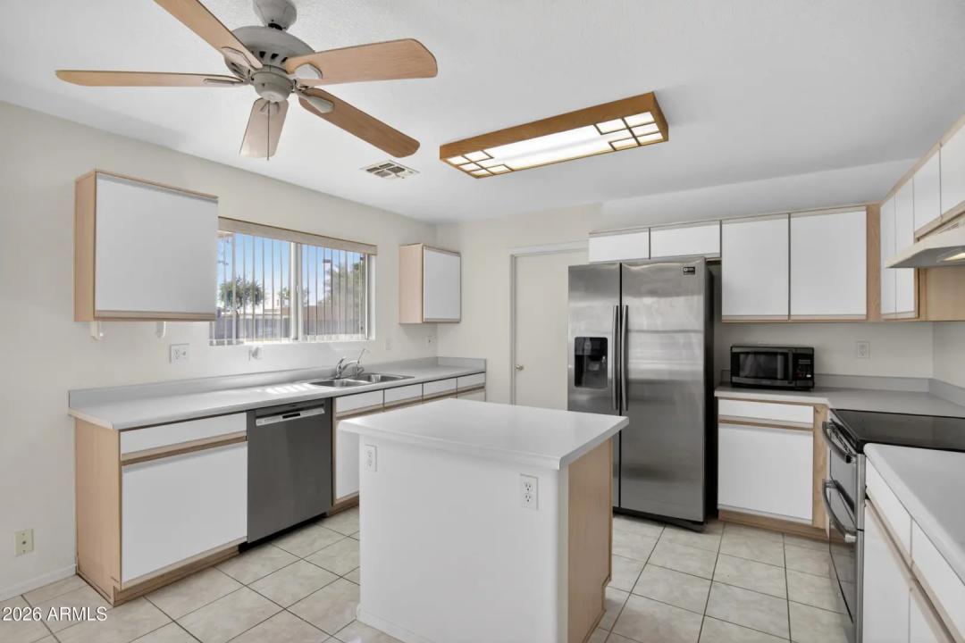 Real Estate Picture 8
