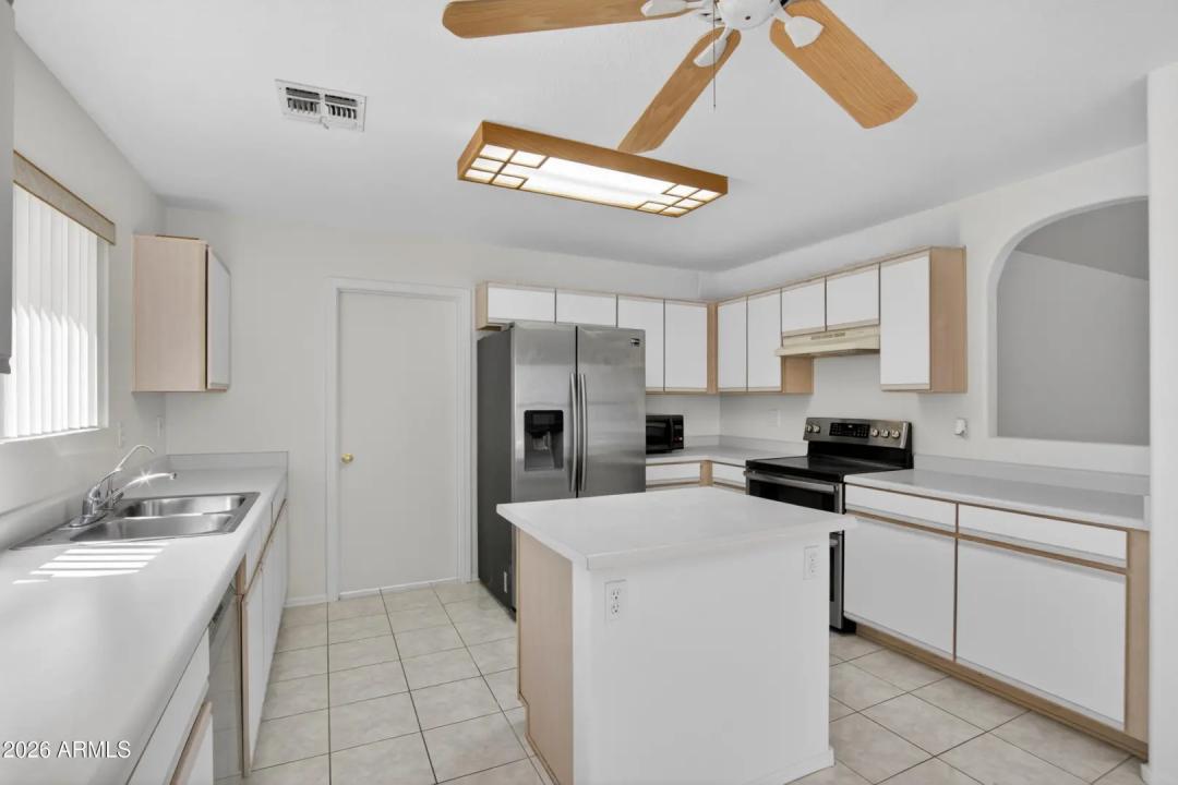 Real Estate Picture 9