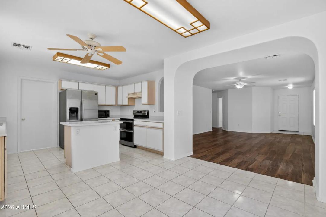 Real Estate Picture 14
