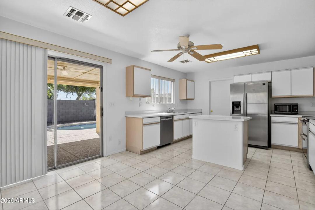 Real Estate Picture 13