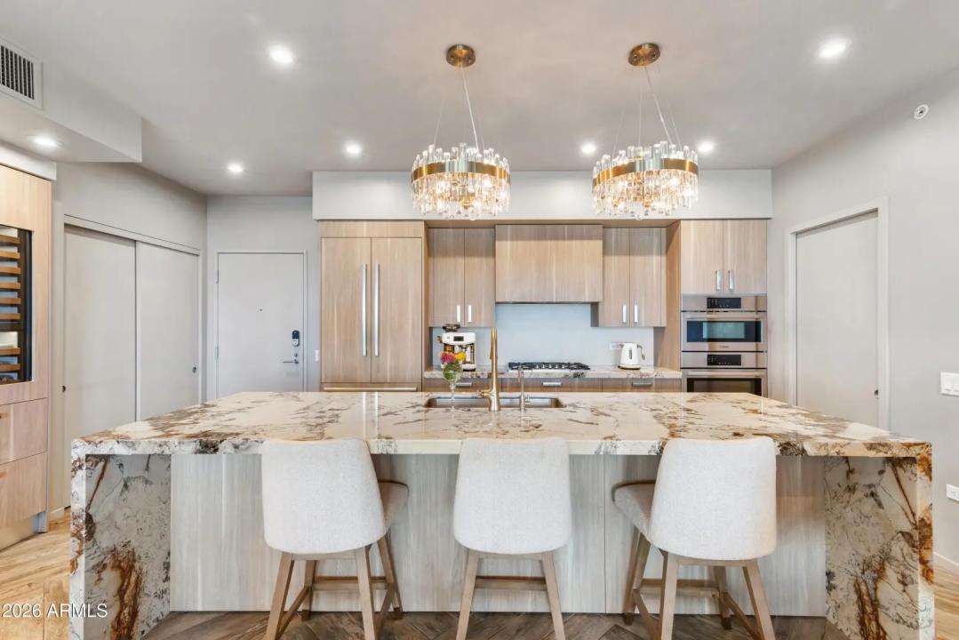 Real Estate Picture 6