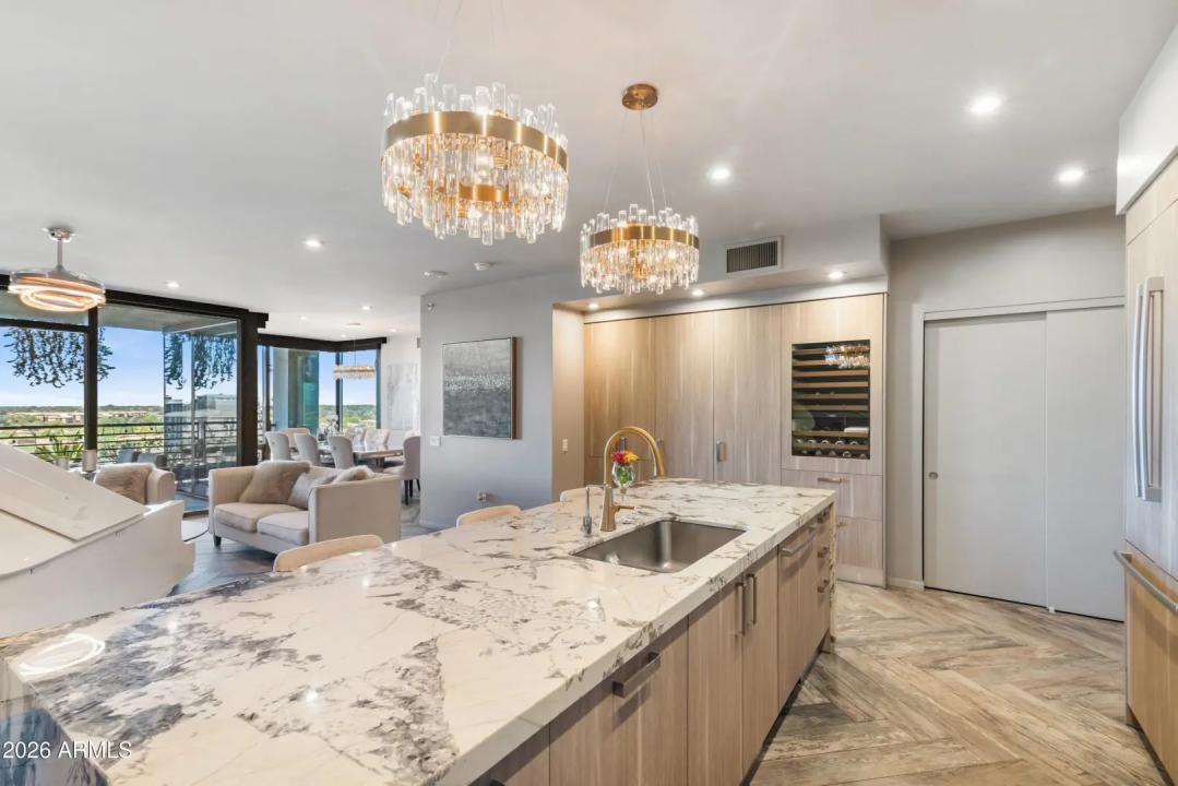 Real Estate Picture 8