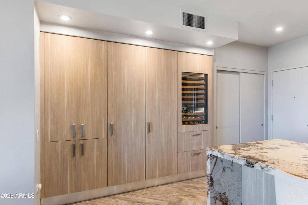 Real Estate Picture 9