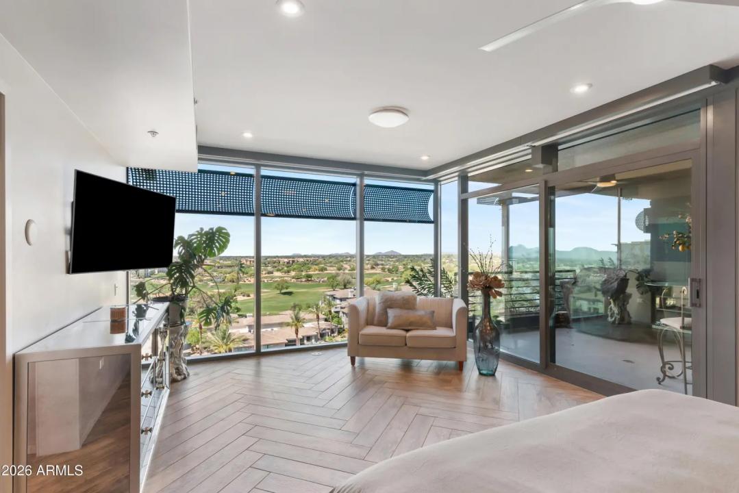 Real Estate Picture 24