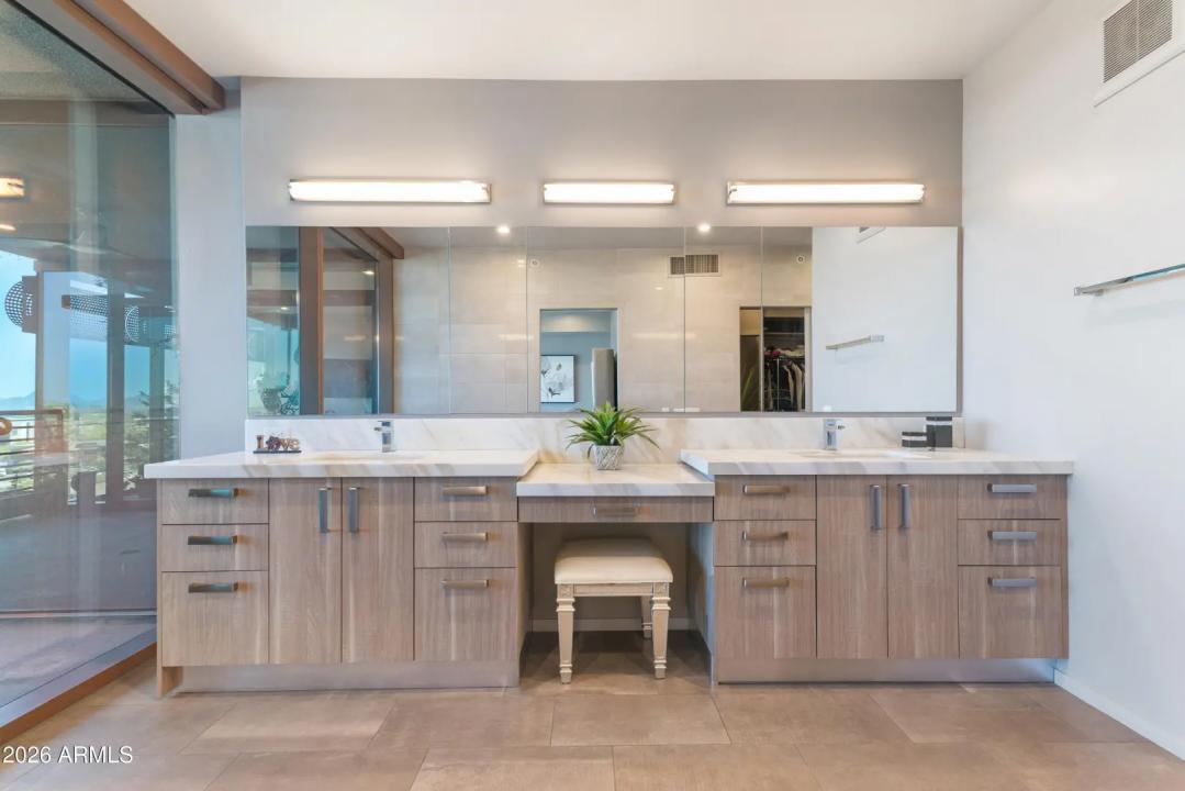 Real Estate Picture 26