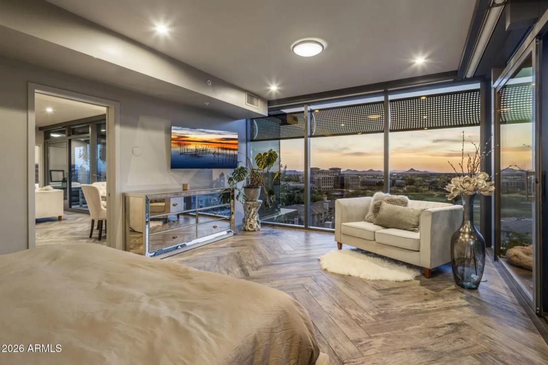 Real Estate Picture 10